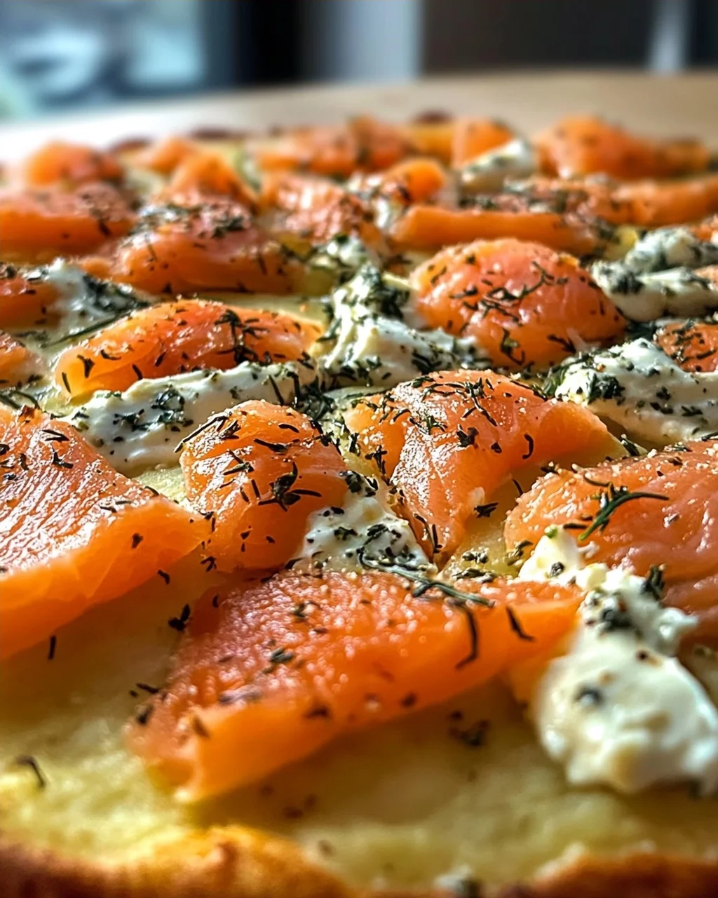 Smoked Salmon Potato Pizza: Quick, Creamy, and Irresistible!